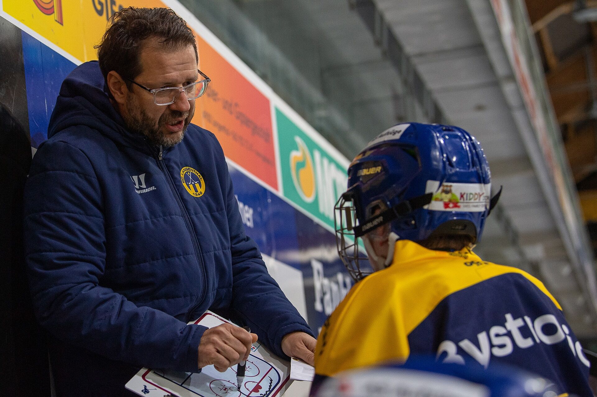 20.10.2024; Schoren, Langenthal - U20-Junioren, Serge Meyer, Trainer. - Foto: Leroy Ryser